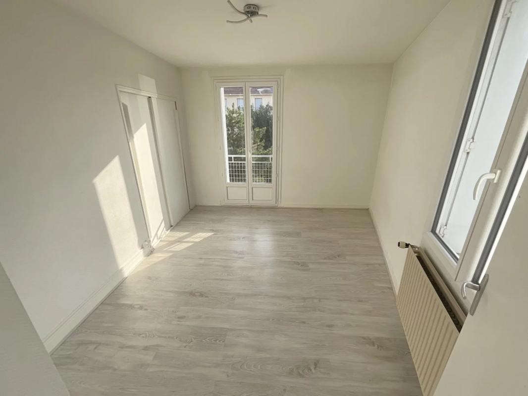 Vente Appartement à Sainte-Savine 5 pièces