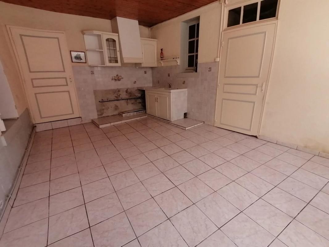 Vente Appartement à Saint-Priest-la-Feuille 5 pièces