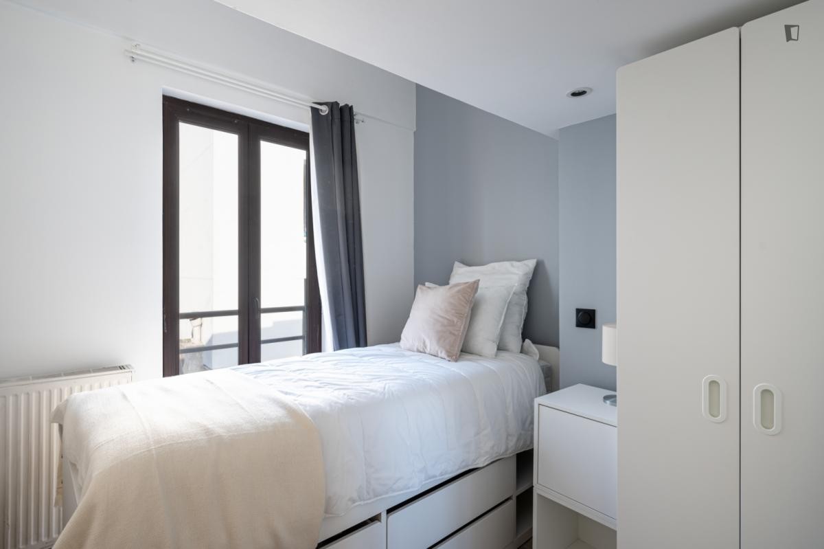 Location Appartement à Paris Ménilmontant 20e arrondissement 7 pièces