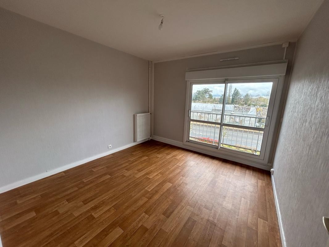 Location Appartement à la Châtre 5 pièces