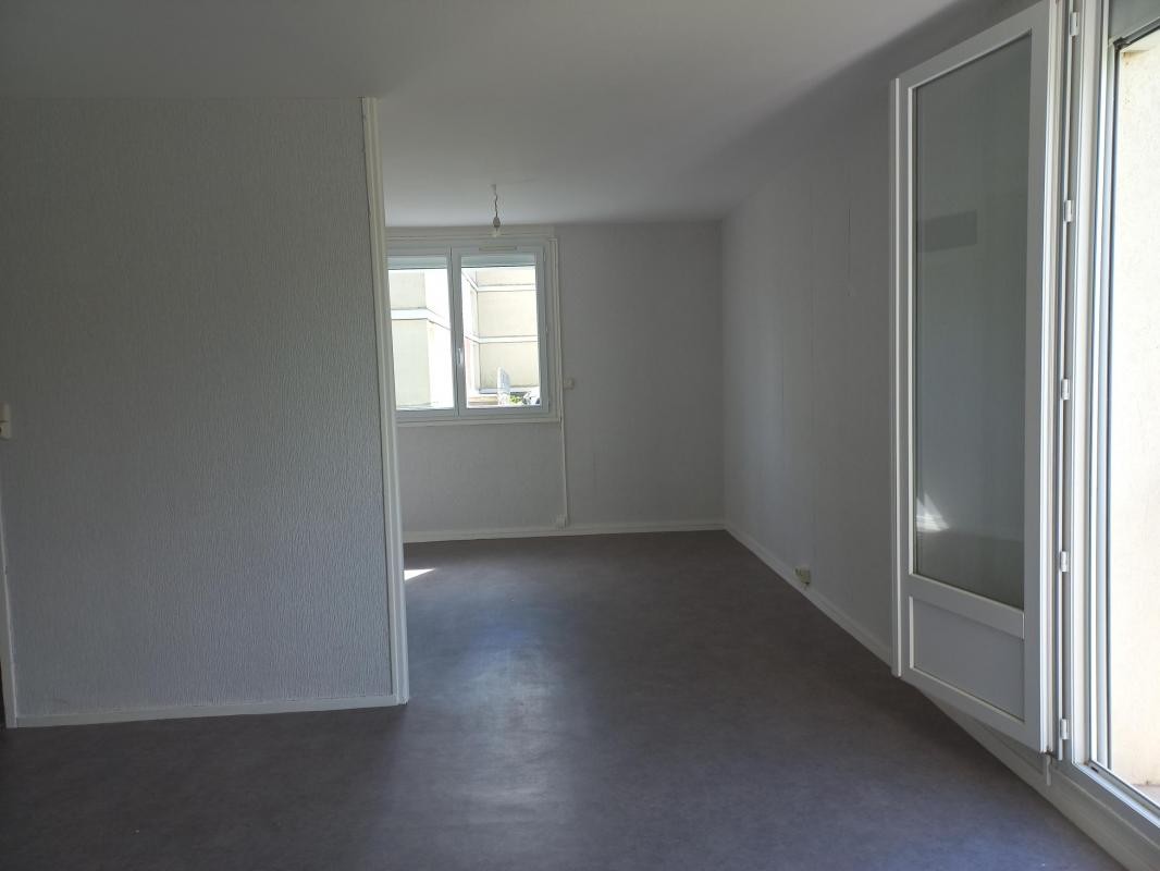 Location Appartement à la Châtre 5 pièces