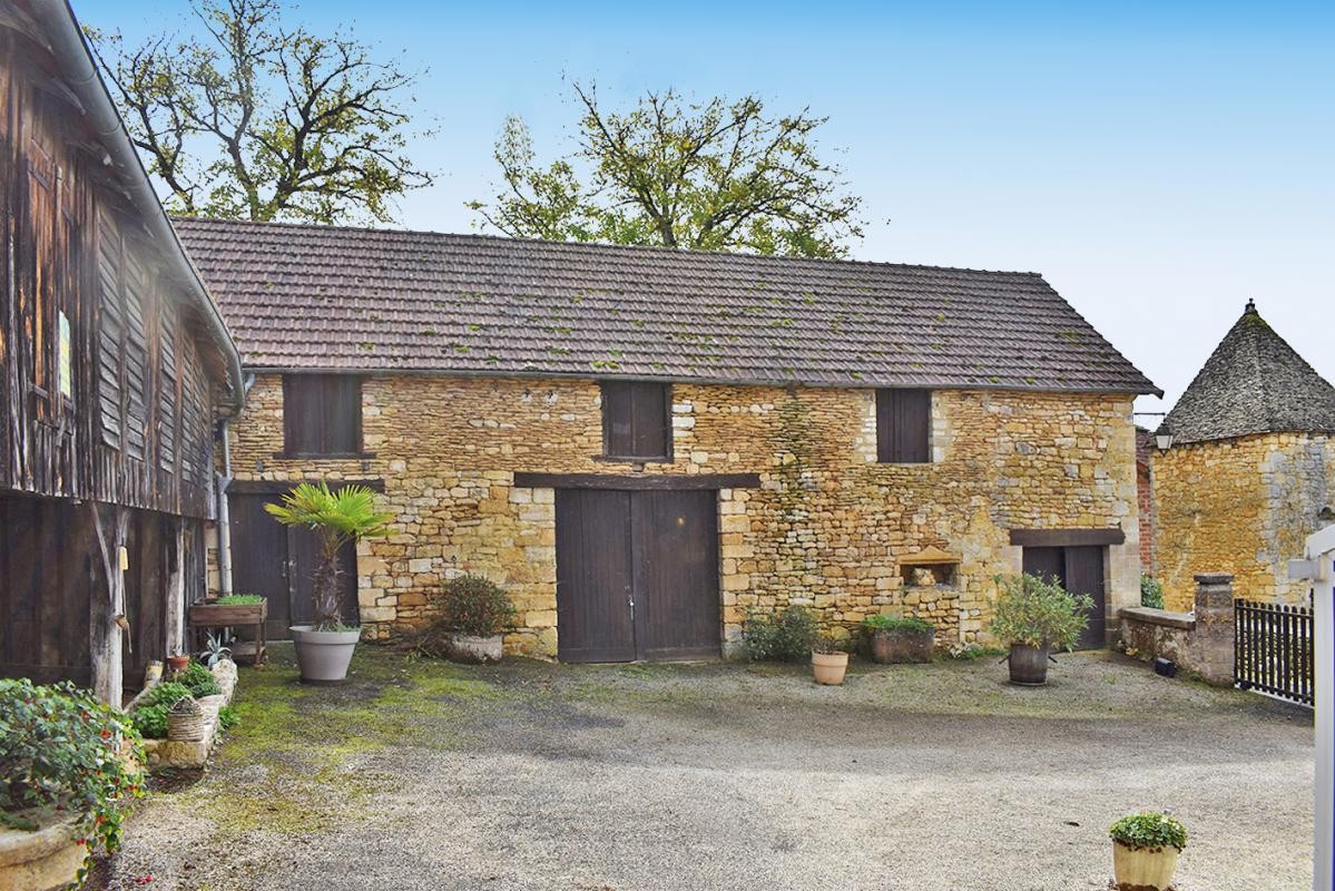 Vente Maison à Saint-Amand-de-Coly 6 pièces