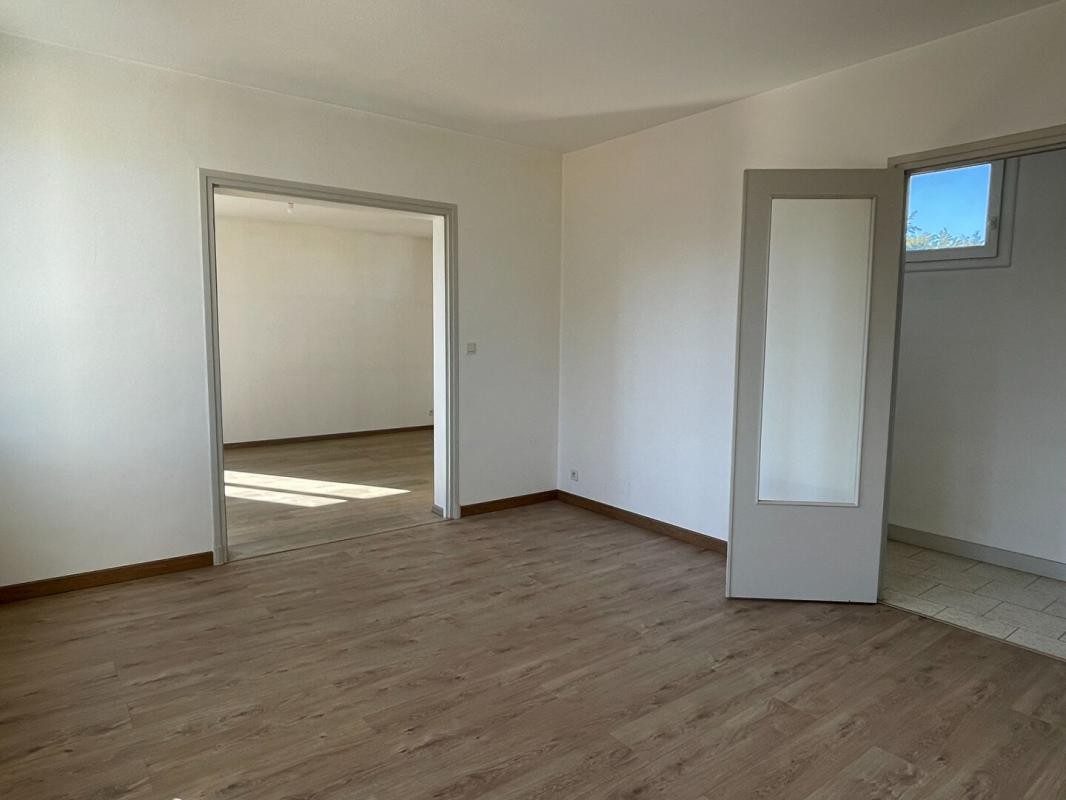 Location Appartement à Luneray 5 pièces