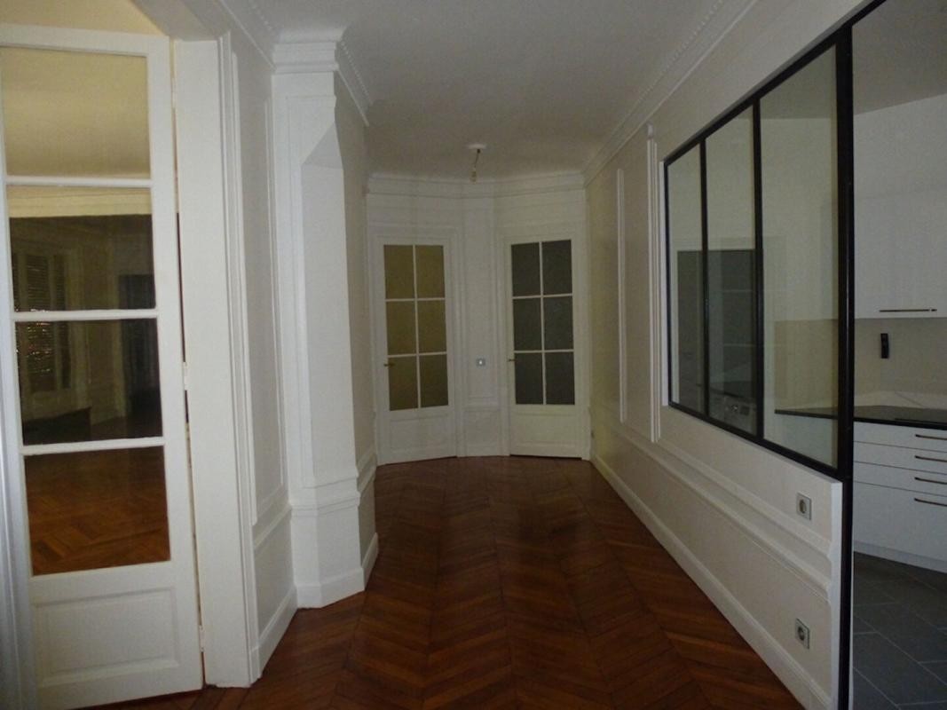 Location Appartement à Paris Luxembourg 6e arrondissement 8 pièces