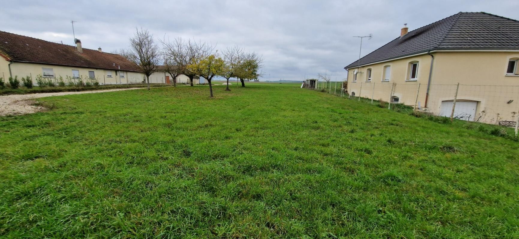 Vente Terrain à Aubeterre 0 pièce