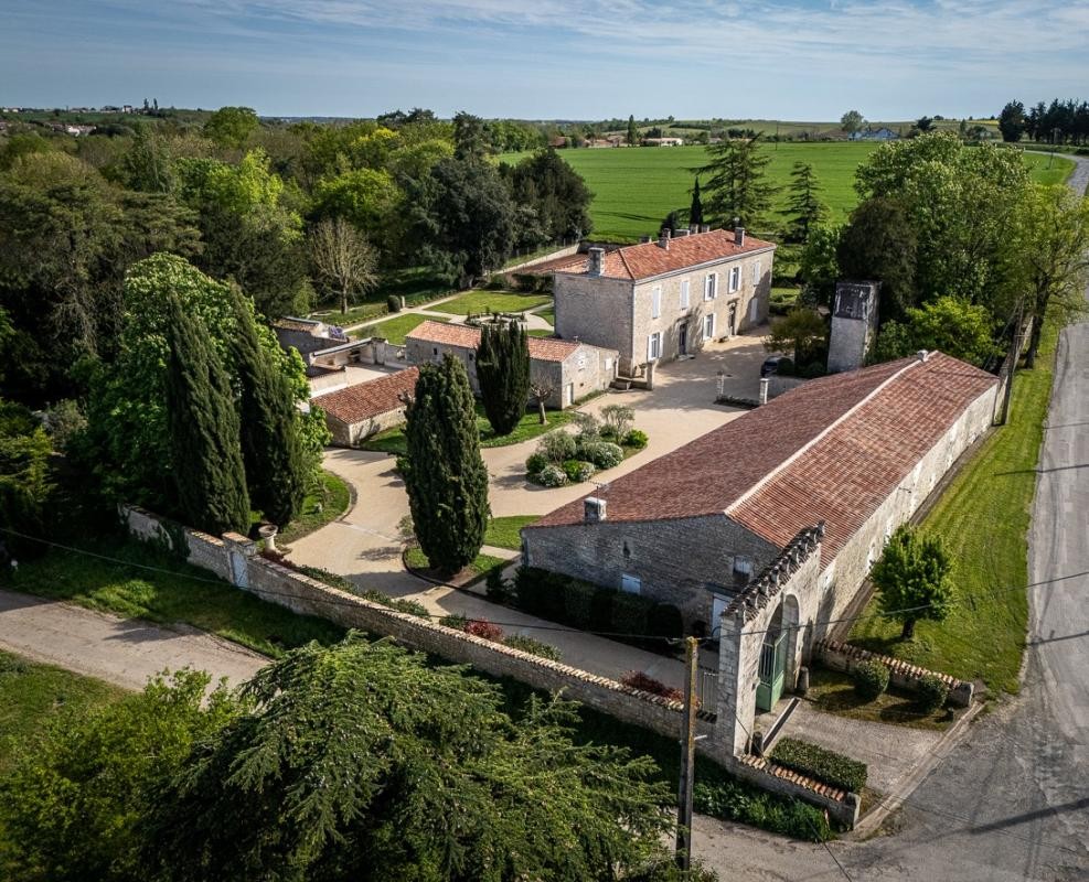 Vente Maison à Fontenay-le-Comte 12 pièces