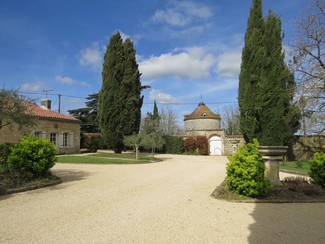 Vente Maison à Fontenay-le-Comte 12 pièces