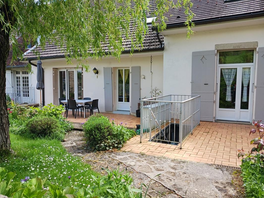 Vente Maison à Lons-le-Saunier 10 pièces