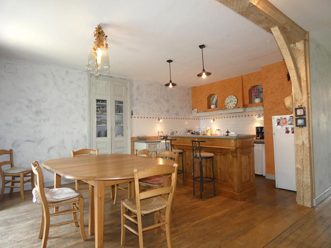 Vente Maison à Génis 6 pièces