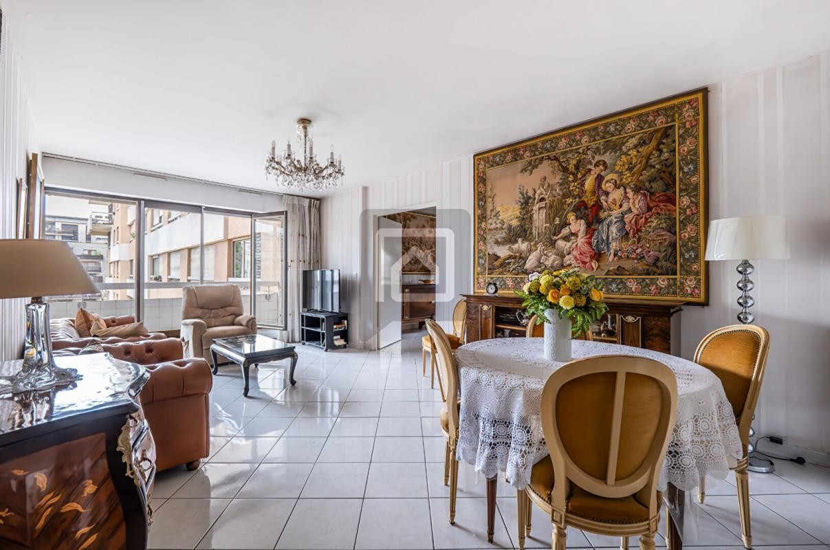 Vente Appartement à Paris Buttes-Chaumont 19e arrondissement 4 pièces