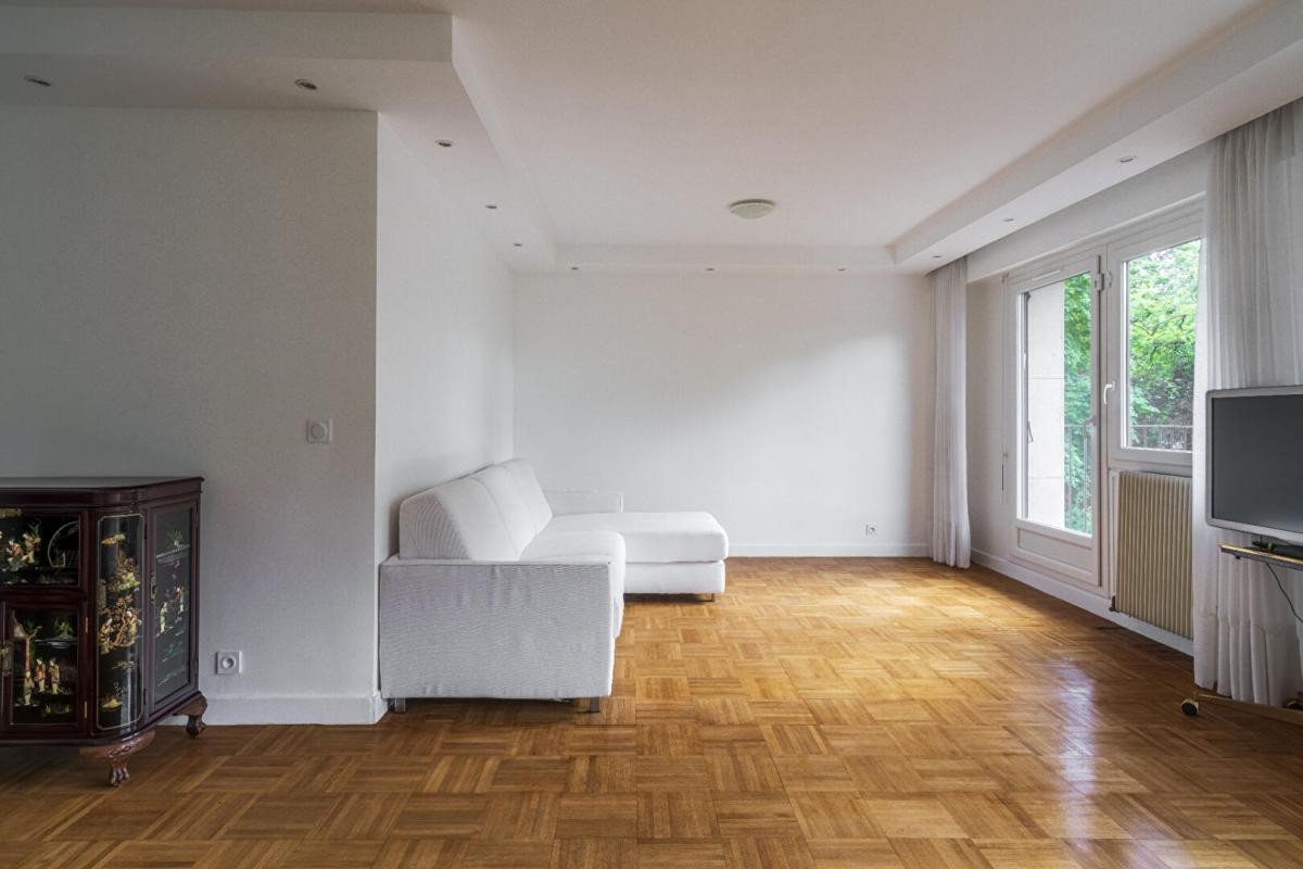 Vente Appartement à Paris Buttes-Chaumont 19e arrondissement 5 pièces