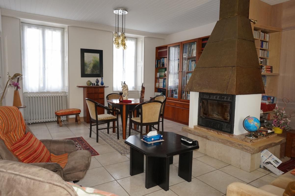 Vente Maison à Mortagne-sur-Sèvre 9 pièces