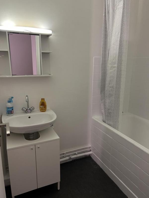 Location Appartement à Courbevoie 1 pièce