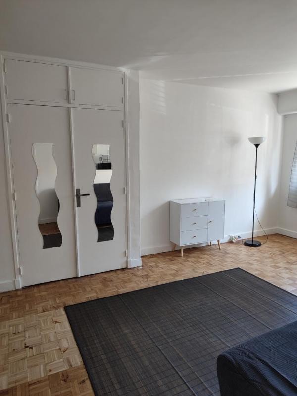 Location Appartement à Courbevoie 1 pièce