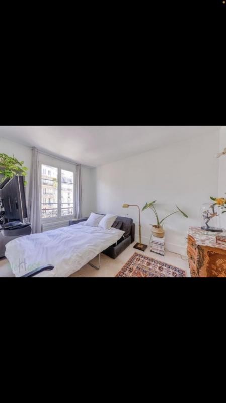 Location Appartement à Paris Butte-Montmartre 18e arrondissement 5 pièces