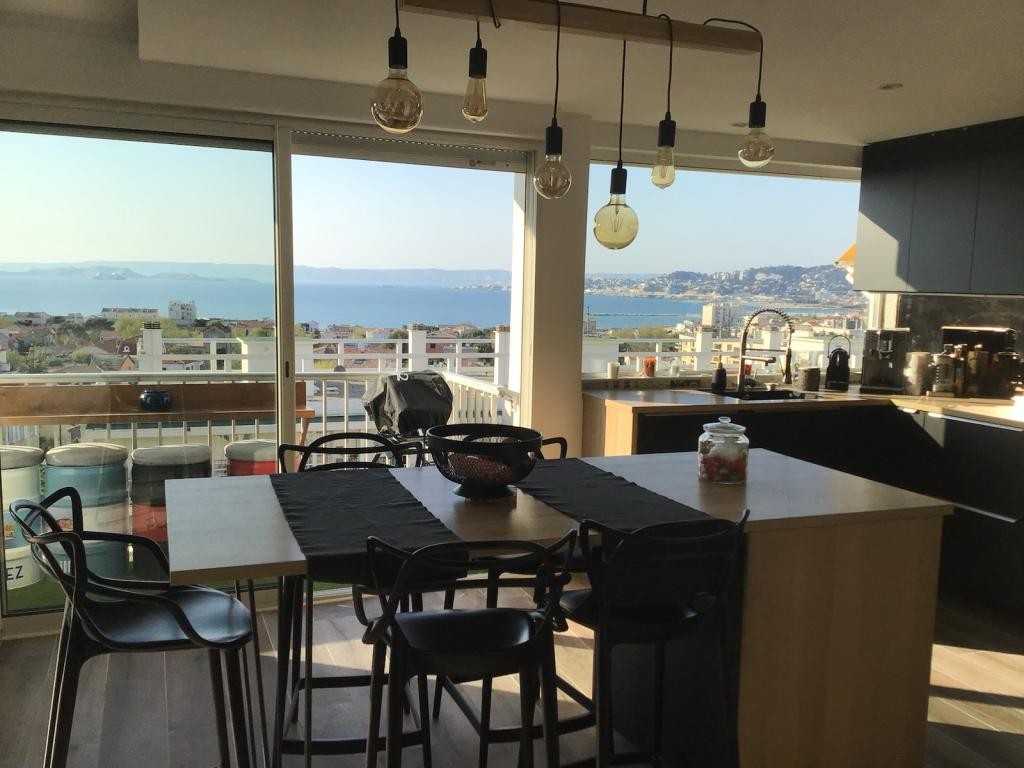 Location Appartement à Marseille 8e arrondissement 5 pièces