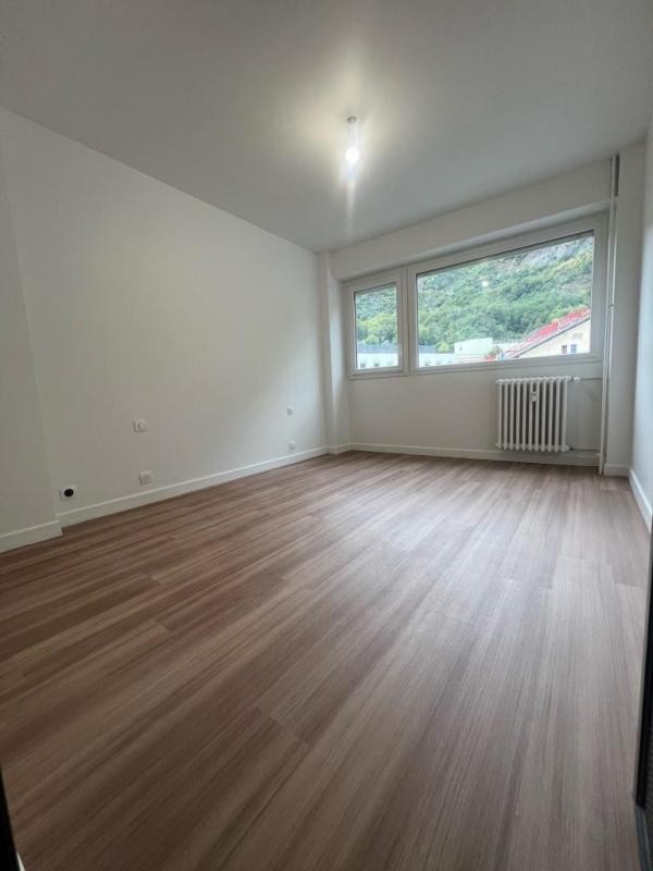 Location Appartement à Saint-Jean-de-Maurienne 4 pièces