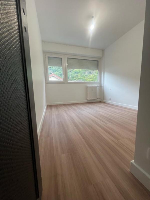 Location Appartement à Saint-Jean-de-Maurienne 4 pièces