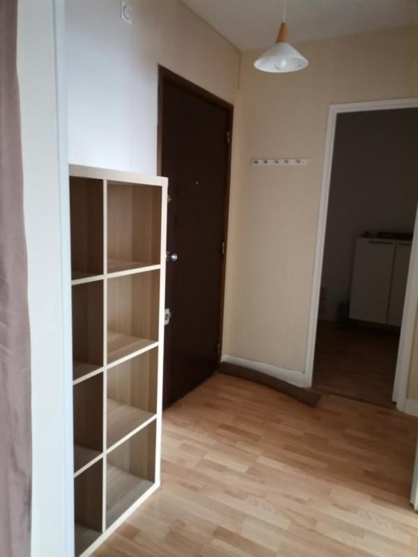 Location Appartement à Paris Buttes-Chaumont 19e arrondissement 2 pièces