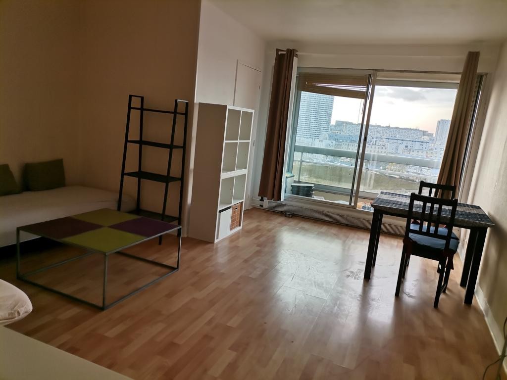 Location Appartement à Paris Buttes-Chaumont 19e arrondissement 2 pièces