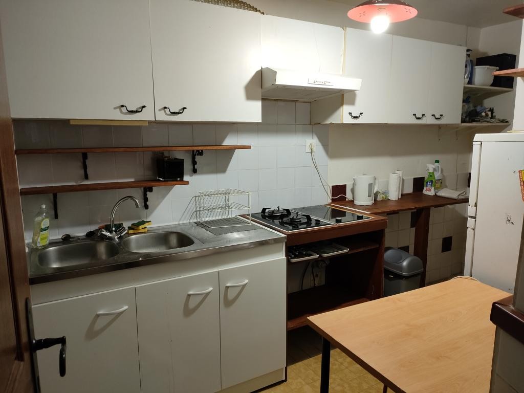 Location Appartement à la Ville-du-Bois 1 pièce