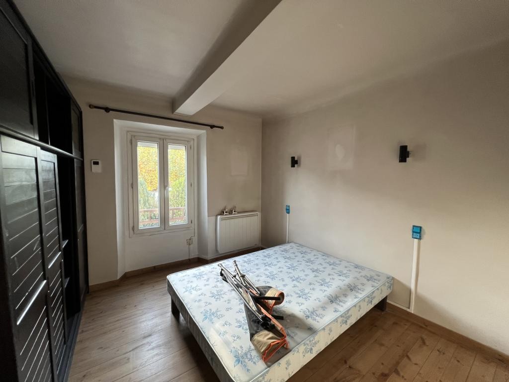 Location Appartement à Eyguians 7 pièces