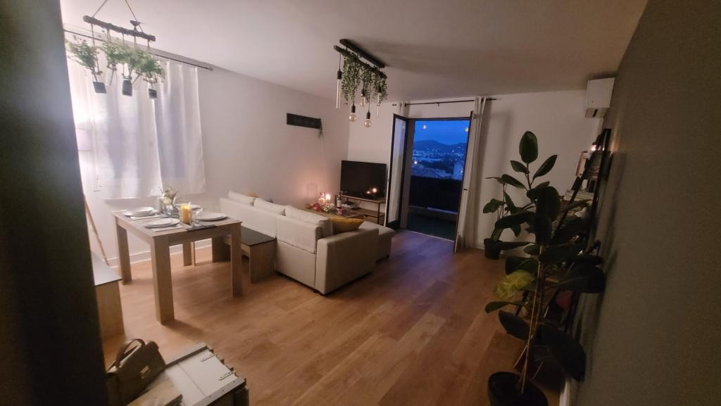 Location Appartement à Hyères 2 pièces