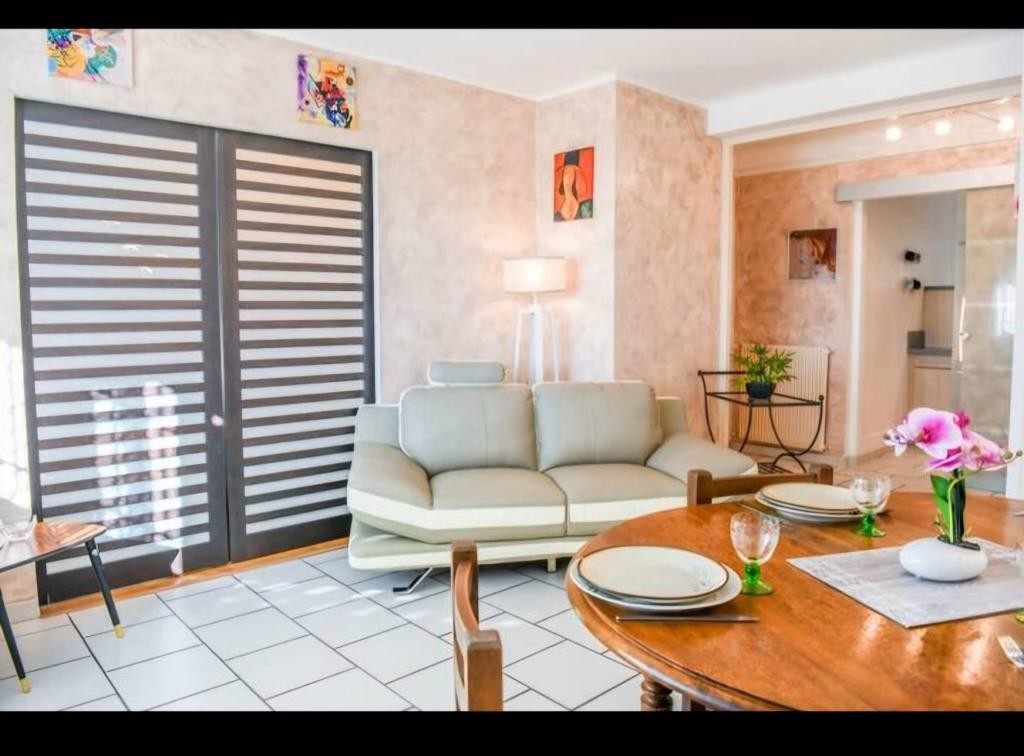 Location Appartement à Marseille 12e arrondissement 3 pièces