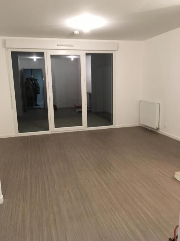 Location Appartement à Jouy-le-Moutier 2 pièces