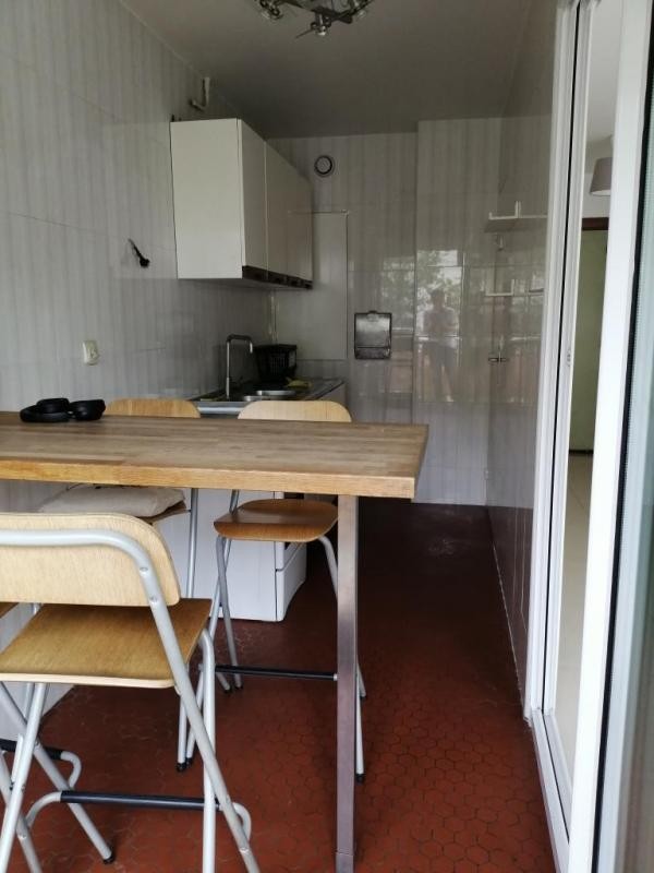 Location Appartement à Paris Buttes-Chaumont 19e arrondissement 2 pièces