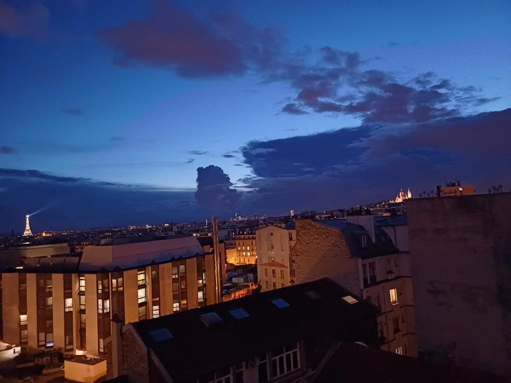 Location Appartement à Paris Entrepôt 10e arrondissement 2 pièces