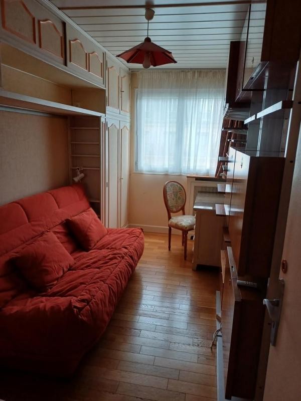 Location Appartement à Paris Entrepôt 10e arrondissement 2 pièces