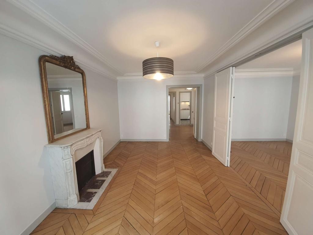 Location Appartement à Paris Butte-Montmartre 18e arrondissement 3 pièces