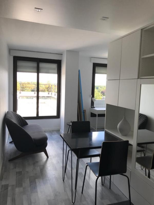 Location Appartement à Suresnes 1 pièce