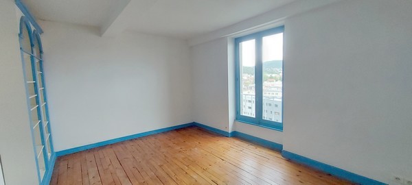 Location Appartement à Clermont-Ferrand 5 pièces