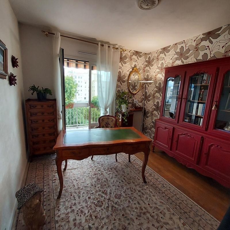 Vente Appartement à Lyon 8e arrondissement 6 pièces