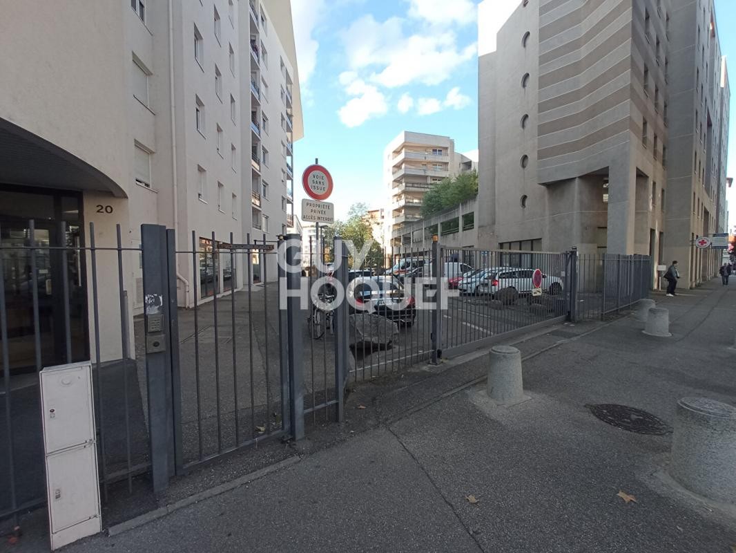 Vente Garage / Parking à Lyon 8e arrondissement 0 pièce