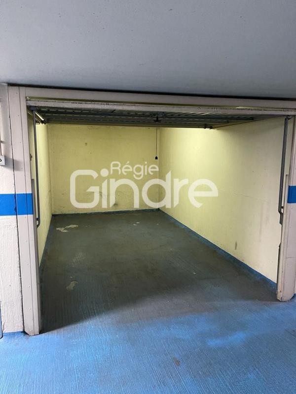 Location Garage / Parking à Lyon 6e arrondissement 1 pièce