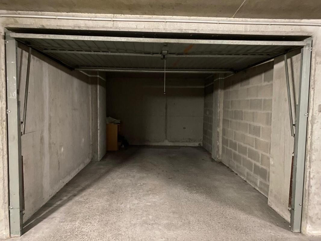 Location Garage / Parking à Lyon 3e arrondissement 1 pièce