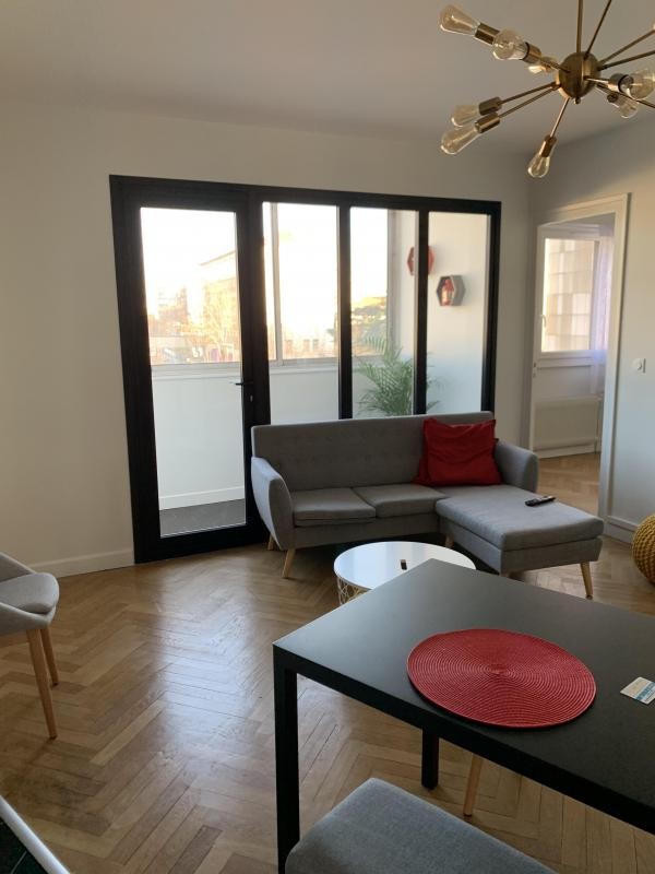 Location Appartement à Lyon 8e arrondissement 6 pièces