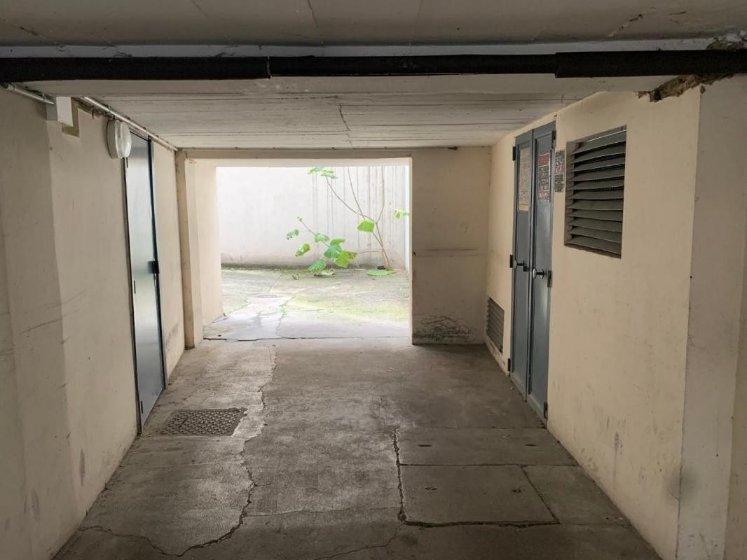 Location Garage / Parking à Lyon 3e arrondissement 0 pièce