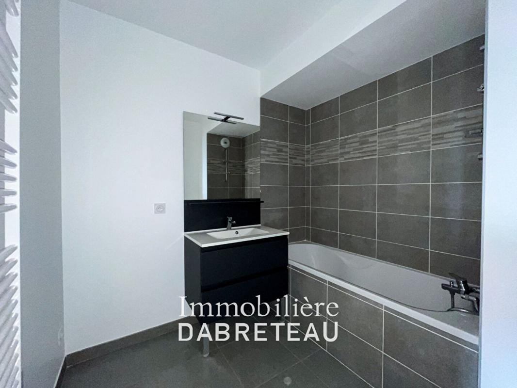 Vente Appartement à Décines-Charpieu 3 pièces