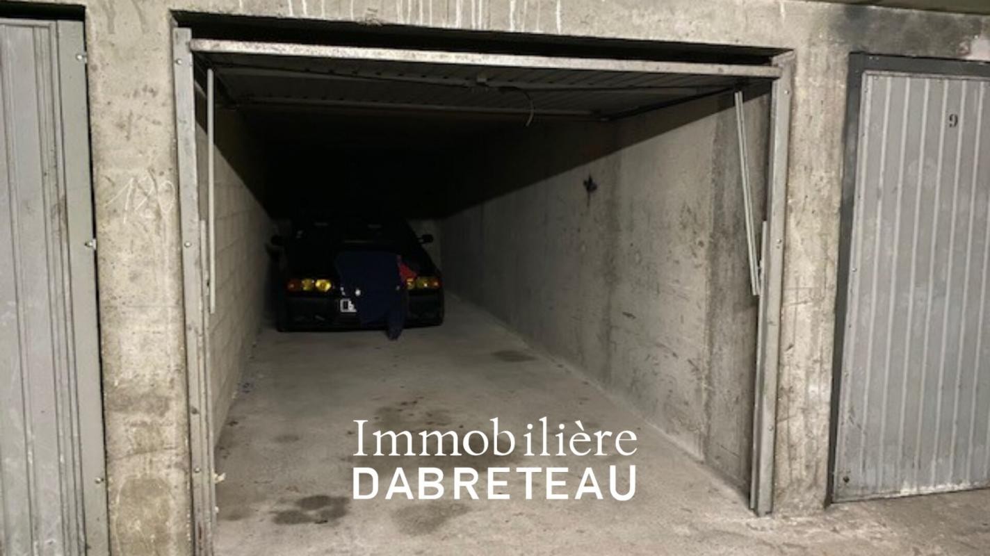 Vente Garage / Parking à Lyon 8e arrondissement 0 pièce