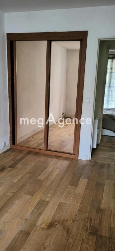 Vente Appartement à Paris Buttes-Chaumont 19e arrondissement 3 pièces