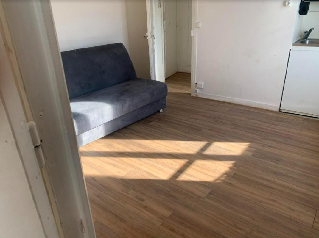 Location Appartement à Paris Entrepôt 10e arrondissement 2 pièces