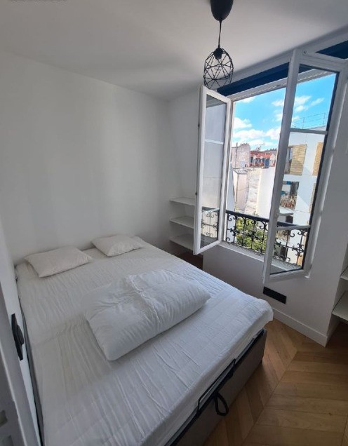 Location Appartement à Paris Entrepôt 10e arrondissement 2 pièces