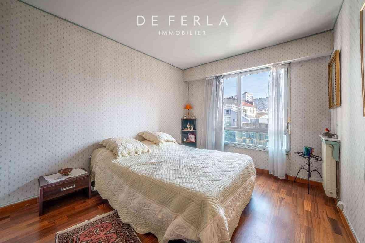 Vente Appartement à Paris Ménilmontant 20e arrondissement 5 pièces