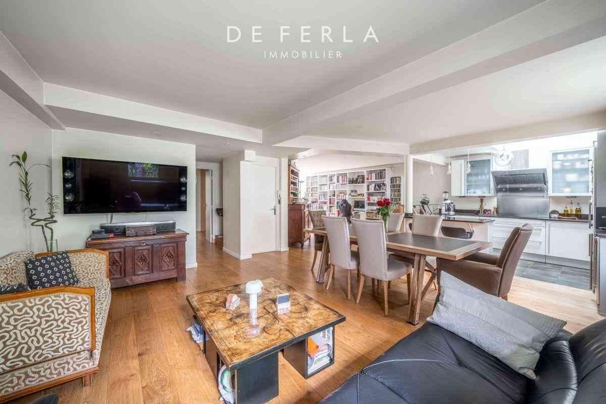 Vente Appartement à Paris Buttes-Chaumont 19e arrondissement 9 pièces