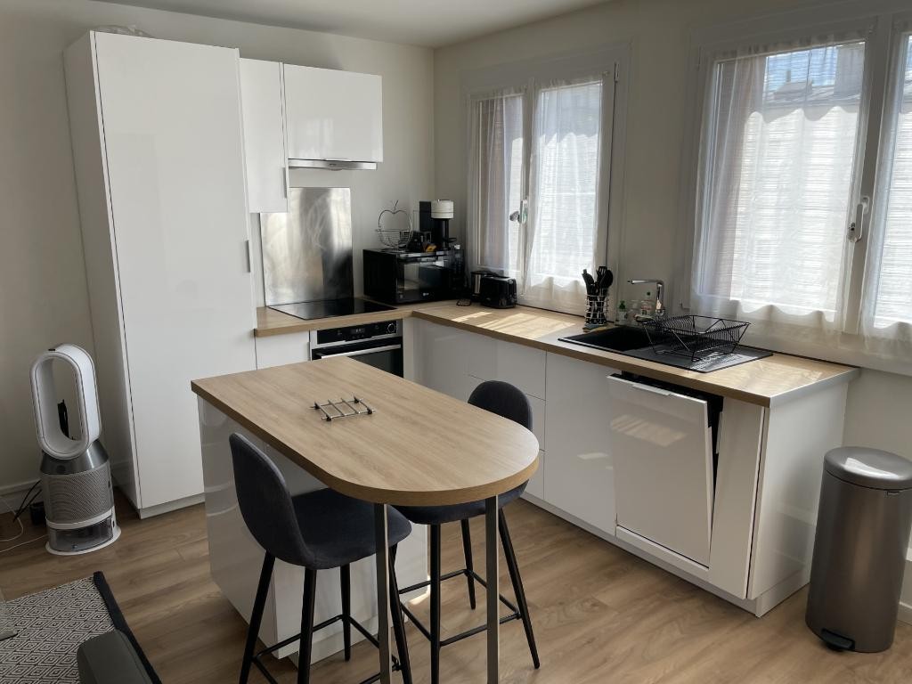 Location Appartement à Paris Buttes-Chaumont 19e arrondissement 1 pièce