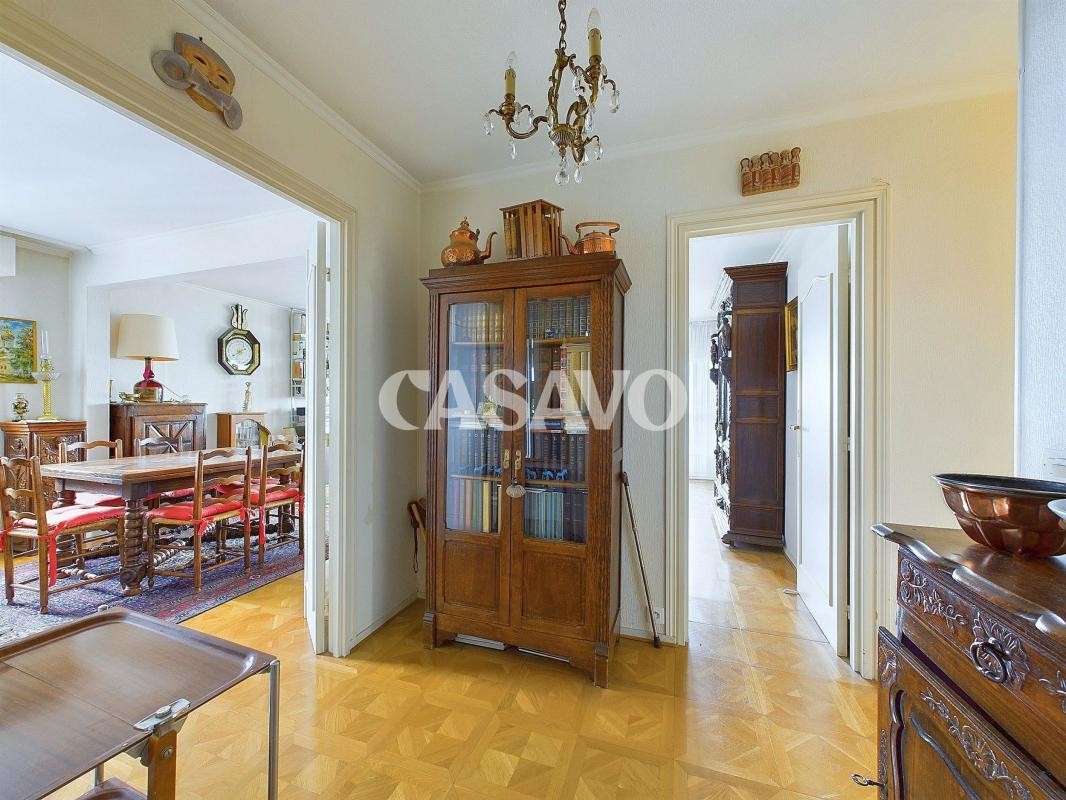 Vente Appartement à Paris Buttes-Chaumont 19e arrondissement 5 pièces